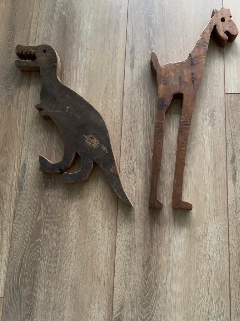 Te Koop: decoratie houten giraf en dinosaurus, Huis en Inrichting, Ophalen of Verzenden, Zo goed als nieuw