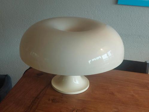 Witte Artemide milano Nesso designer lamp., Huis en Inrichting, Lampen | Tafellampen, Gebruikt, Minder dan 50 cm, Ophalen