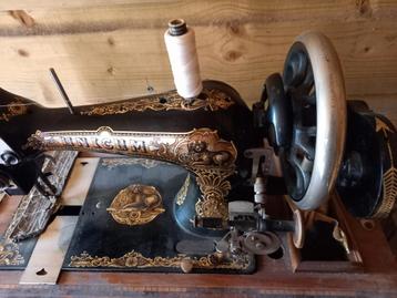 Unicum Naaimachine - Prachtstaat! beschikbaar voor biedingen