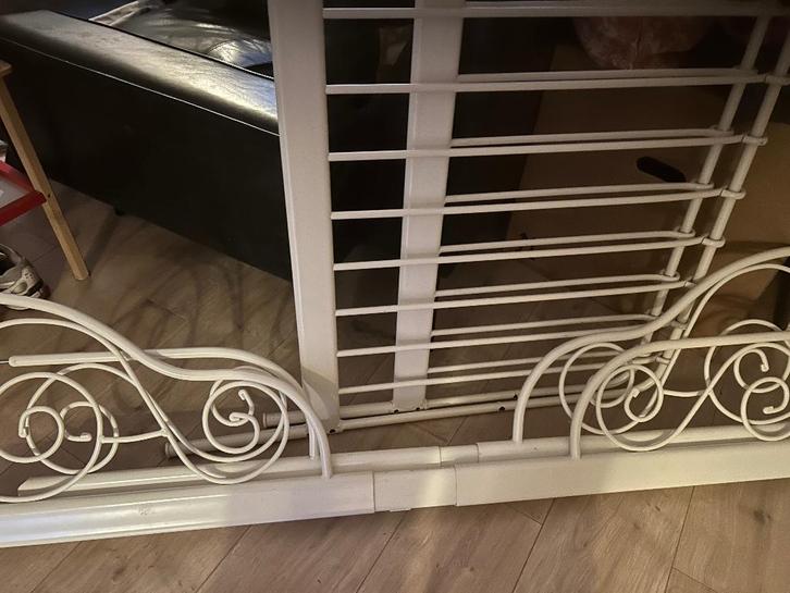 IKEA minnen meegroeibed, Huis en Inrichting, Slaapkamer | Bedden, Gebruikt, Eenpersoons, 80 cm, 200 cm, Metaal, Wit, Verstelbaar