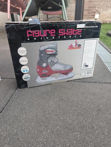 Nieuwe ijshockey schaatsen 29-32 beschikbaar voor biedingen