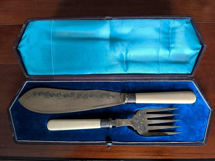 Antiek Victoriaans visbestek in originele cassette, Antiek en Kunst, Antiek | Bestek, Ophalen of Verzenden