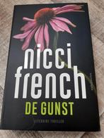 Nicci French - De gunst, Nicci French, Ophalen of Verzenden, Zo goed als nieuw, Nederland