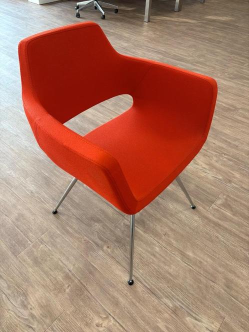 Nette oranje vergaderstoelen (14 stuks) - kantoorinrichting, Huis en Inrichting, Stoelen, Zo goed als nieuw, Vijf, Zes of meer stoelen