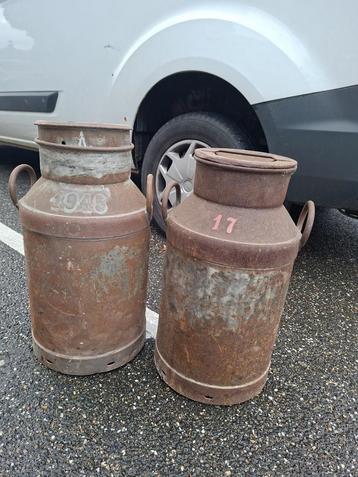 2x melkbus voor carbid of decoratie 1945 beschikbaar voor biedingen