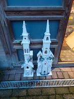 2 grote witte kerken met verlichting (92 cm hoog), Ophalen of Verzenden