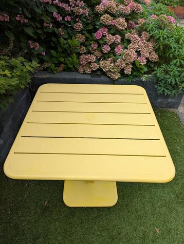 Fermob - Luxembourg tuintafel 80x80 frosted lemon beschikbaar voor biedingen