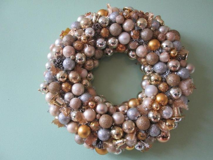 Nieuw ! Kerst Krans Goud Zilver Diverse Materialen 39 cm, Diversen, Kerst, Nieuw, Ophalen of Verzenden