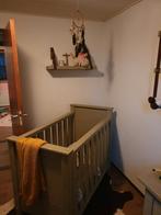 Massief houten landelijke babykamer, Kinderen en Baby's, Kinderkamer | Complete kinderkamers, Jongetje of Meisje, Zo goed als nieuw