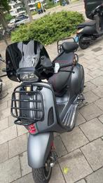 Vespa sprint 2017, Fietsen en Brommers, Scooters | Vespa, Ophalen of Verzenden, Zo goed als nieuw, Overige modellen