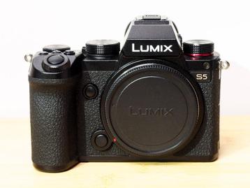 Panasonic Lumix DC-S5 (shutter count ~1200) beschikbaar voor biedingen