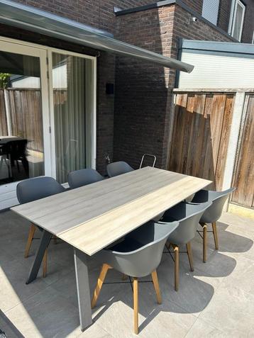 Tuinset (dining tuintafel met 8x Hartman kuiptoelen) beschikbaar voor biedingen