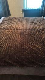 Woondeken of sprei 150x190 cm zgan d bruin, Huis en Inrichting, Woonaccessoires | Plaids en Woondekens, Ophalen of Verzenden, Zo goed als nieuw