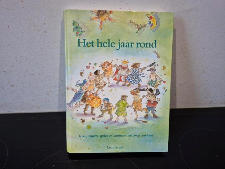 Het hele jaar rond, 2004, hardcover, Boeken, Kinderboeken | Jeugd | onder 10 jaar, Zo goed als nieuw, Non-fictie, Ophalen