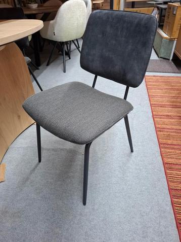 Stoel Novali, Xooon in de kleur Lava+Antraciet zwart frame. beschikbaar voor biedingen