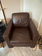 Gratis bruine fauteuil – leren stoel met gebruikssporen, Ophalen, Gebruikt, ., Minder dan 75 cm