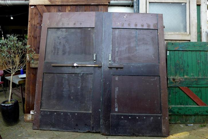 dubbele garage schuur deuren 240 cm, Doe-het-zelf en Verbouw, Deuren en Horren, Gebruikt, Buitendeur, 215 cm of meer, 120 cm of meer