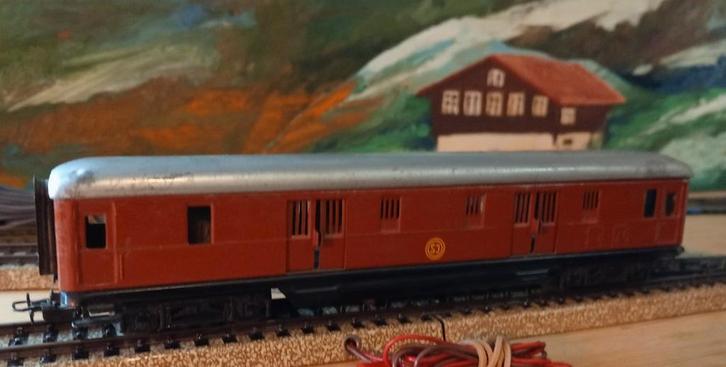 Märklin SJ Zweeds bagagerijtuig 4021 metaal met schuifdeuren, Hobby en Vrije tijd, Modeltreinen | H0, Gebruikt, Wagon, Wisselstroom