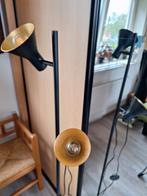 Zwarte Staande Lamp met 2 Lichtbronnen, Huis en Inrichting, Lampen | Vloerlampen, Ophalen of Verzenden, Zo goed als nieuw, Metaal