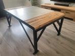 Industriële salon of bijzettafel van ijzer, hout, tegel, Huis en Inrichting, Tafels | Salontafels, Ophalen, 100 tot 150 cm, 50 tot 75 cm