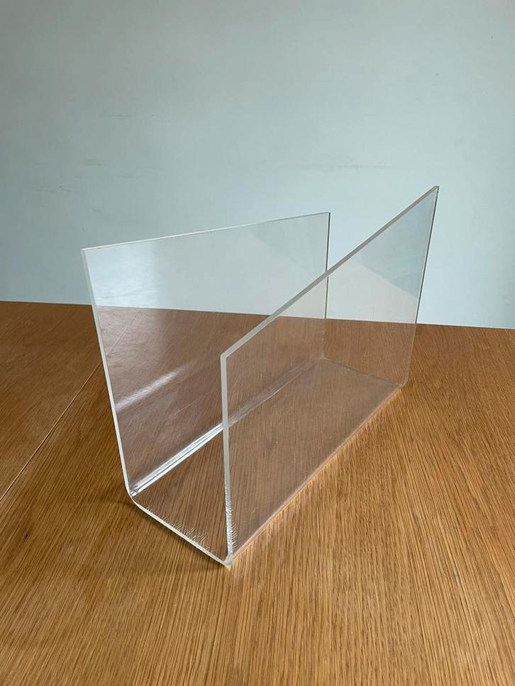 Vintage plexiglas lectuurbak - transparant jaren 70 design, Huis en Inrichting, Woonaccessoires | Krantenbakken en Lectuurbakken