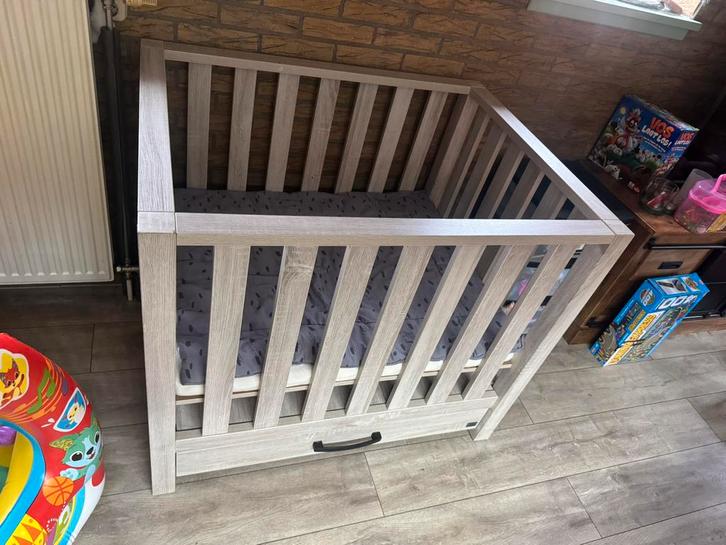 TWF box, Kinderen en Baby's, Boxen, Zo goed als nieuw, Vierkant, In hoogte verstelbaar, Boxkleed, Lade, Ophalen