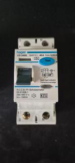 2x Hager CD240G, Hobby en Vrije tijd, Elektronica-componenten, Ophalen of Verzenden, Zo goed als nieuw