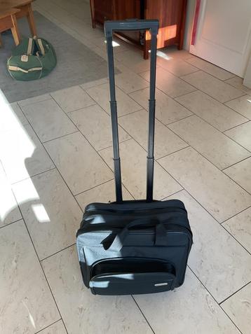 Laptoptas op wielen  van het merk Targus beschikbaar voor biedingen