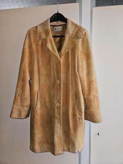 Zachte, echt suede jas, halflang, niet gereinigd, Kleding | Dames, Jassen | Zomer, Gedragen, Beige, Ophalen of Verzenden