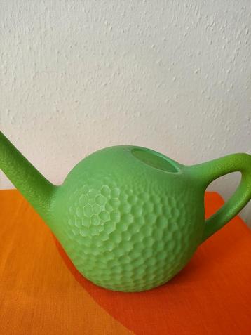 Mooie groene vintage gieter van Vitri  beschikbaar voor biedingen