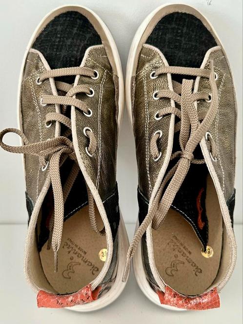 Italiaanse leren sneaker Diamantrè maat 39, Kleding | Dames, Schoenen, Zo goed als nieuw, Ophalen of Verzenden