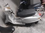 Een AGM van 27-03-2012 kleur grijs, Fietsen en Brommers, Snorfietsen en Snorscooters, Ophalen of Verzenden, Benzine, Overige merken