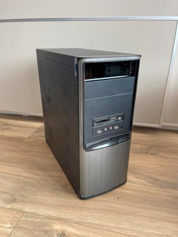 Computerkast (alleen de kast) beschikbaar voor biedingen