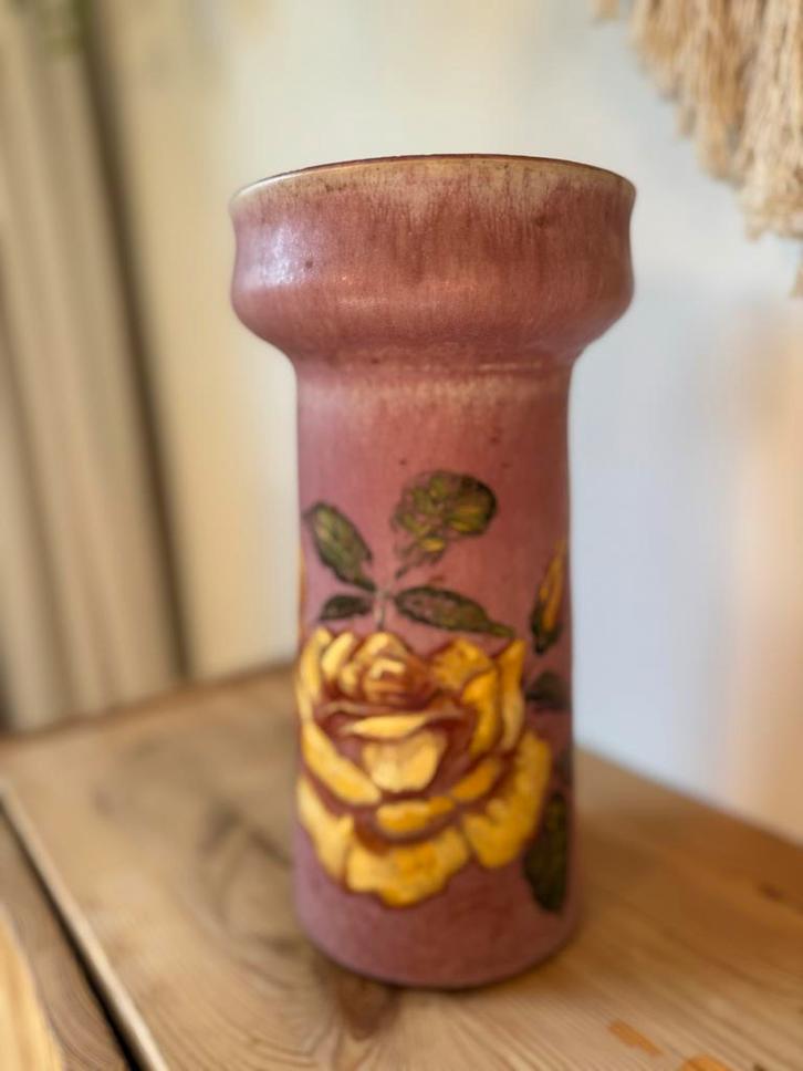 GRATIS Handbeschilderde Roze Vaas met Roos, Antiek en Kunst, Antiek | Vazen, Ophalen