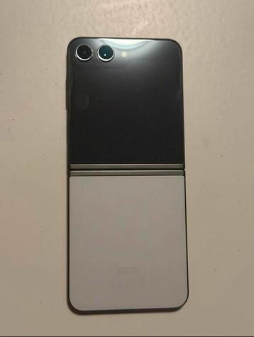 Samsung Galaxy Z Flip5 zo goed als nieuw beschikbaar voor biedingen