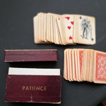 Antiek Patience Kaartspel in Doosje beschikbaar voor biedingen