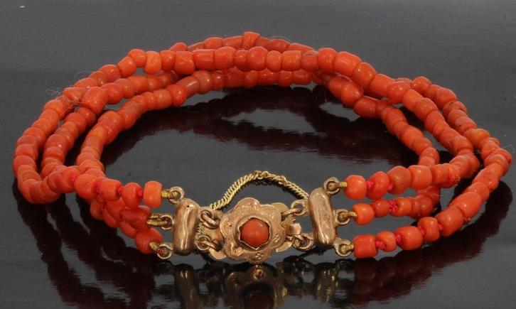 Bloedkoraal antieke armband 14k slot goud dames 3-strengs, Sieraden, Tassen en Uiterlijk, Antieke sieraden, Armband, Goud, Met edelsteen