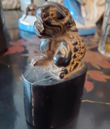 Meiji Stempel Hoorn Foo Dog beschikbaar voor biedingen
