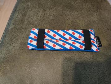 Hoofdstel kin beschermer Friesland Friese vlag beschikbaar voor biedingen