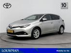 Toyota Auris 1.8 Hybrid Dynamic Go | Navigatie | Trekhaak |, Gebruikt, Euro 6, 4 cilinders, Met garantie (alle)
