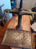 Antieke Biertap met Lekbak, Ophalen