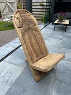 Afrikaanse houtsnijwerk stoel, Tuin en Terras, Ophalen, Zo goed als nieuw