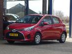 Toyota Yaris 1.0 VVT-i Business Plus CAMERA NAVI TREKHAAK, Voorwielaandrijving, Gebruikt, 730 kg, Origineel Nederlands