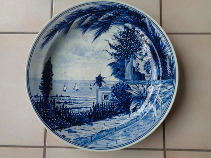 Delftsblauw Wandbord.Dame kijkt over zee.Van J Tuijnenburg, Antiek en Kunst, Antiek | Wandborden en Tegels, Ophalen