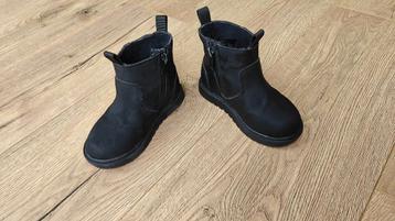 Waterdichte chelseaboots

H&M Maat 23 beschikbaar voor biedingen