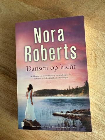 Nora Roberts - Dansen op lucht beschikbaar voor biedingen