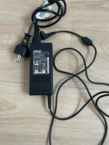 Orginele Asus adapter beschikbaar voor biedingen