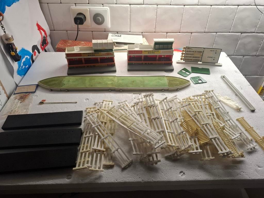 Heel veel racebaan onderdelen div merken, Kinderen en Baby's, Speelgoed | Racebanen, Gebruikt, Ophalen of Verzenden, Elektrisch