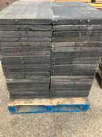 106 vochtdoorlatende rubberen tegels 50x50x4,5cm, Q, Q, Q