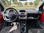 Toyota Aygo 1.0-12V Access NW KOPPELING|APK|KLEINE BEURT|AIR, Voorwielaandrijving, Stof, Gebruikt, Zwart